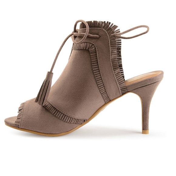 Journee Collection Shoes - 🌸NEW Journee Collection Haven Heels🌸